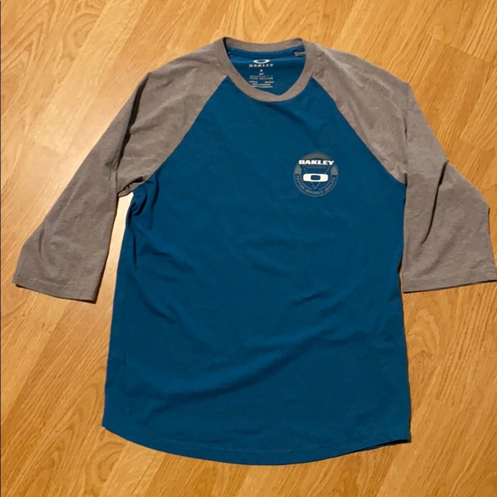 Oakley 3/4 sleeve shirt